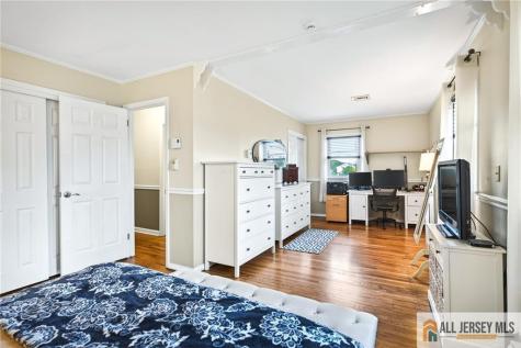 16 10th Avenue Monroe NJ 08831