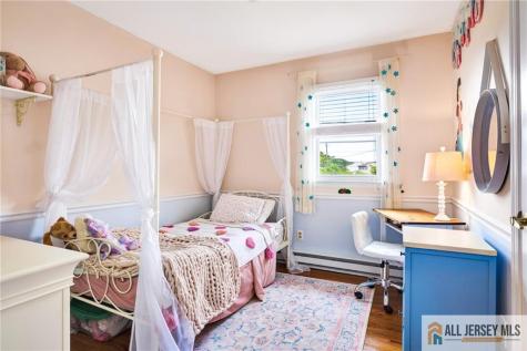 16 10th Avenue Monroe NJ 08831