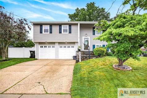 16 10th Avenue Monroe NJ 08831