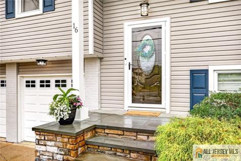 16 10th Avenue Monroe NJ 08831