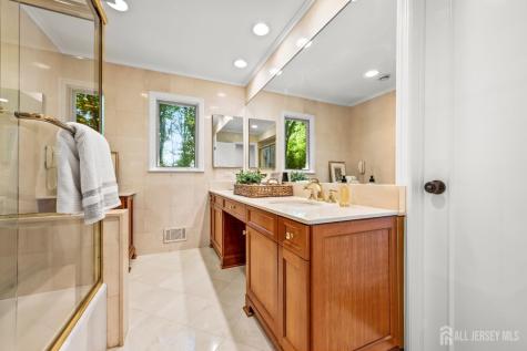 15 Heritage Lane Scotch Plains NJ 07076