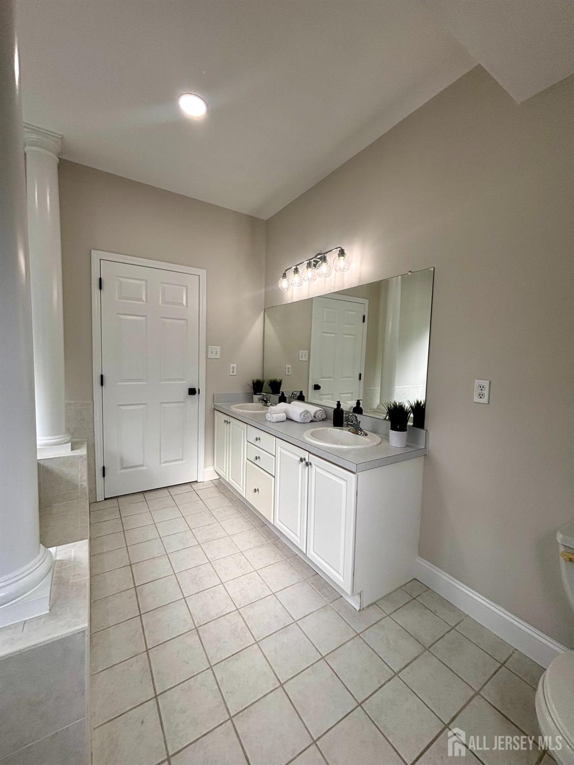 3002 Kapalua Court Freehold NJ 07728