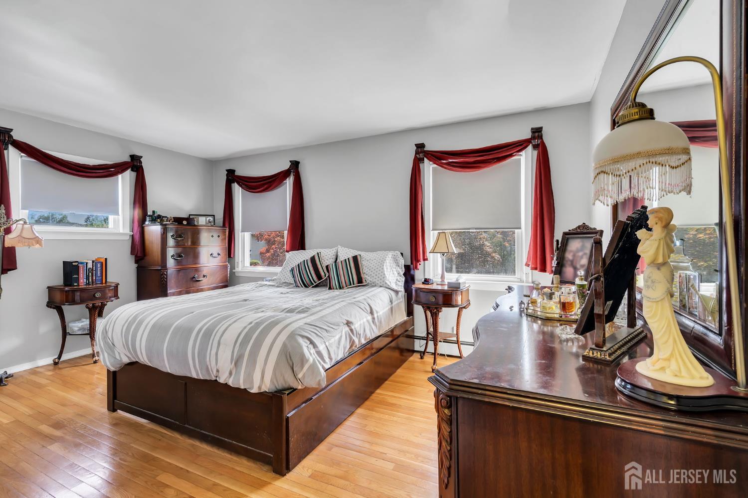 35 Richard Terrace Middletown NJ 07748