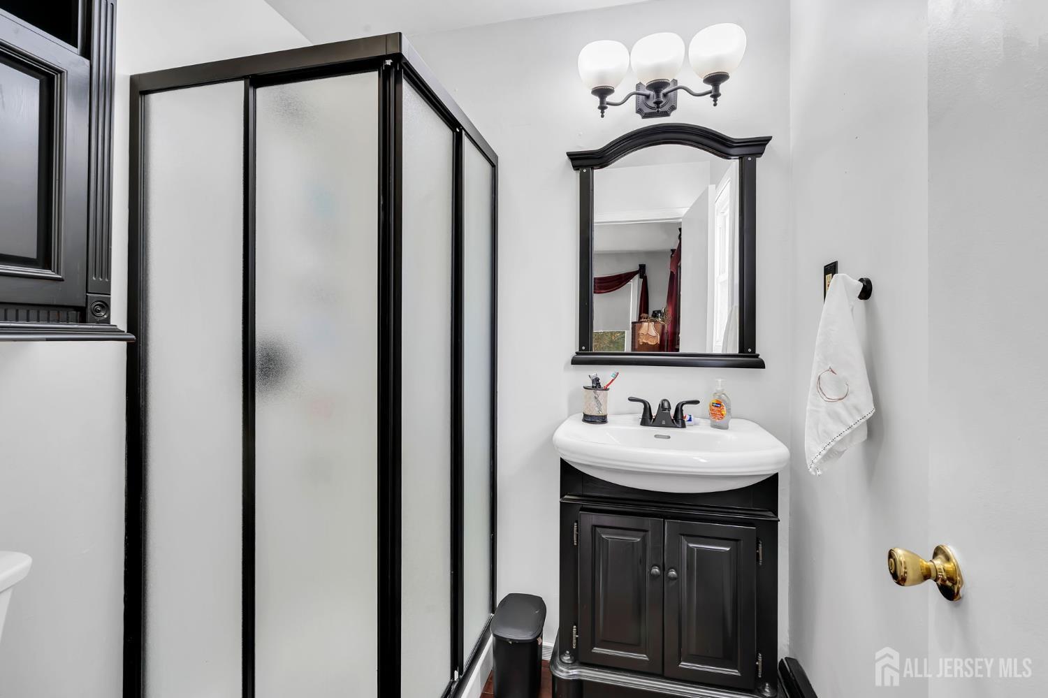 35 Richard Terrace Middletown NJ 07748