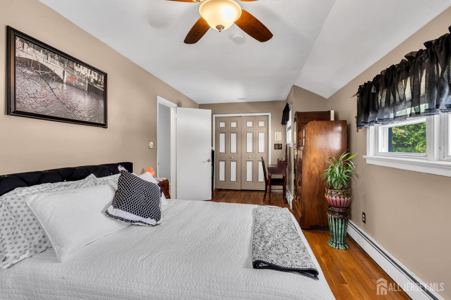 35 Richard Terrace Middletown NJ 07748