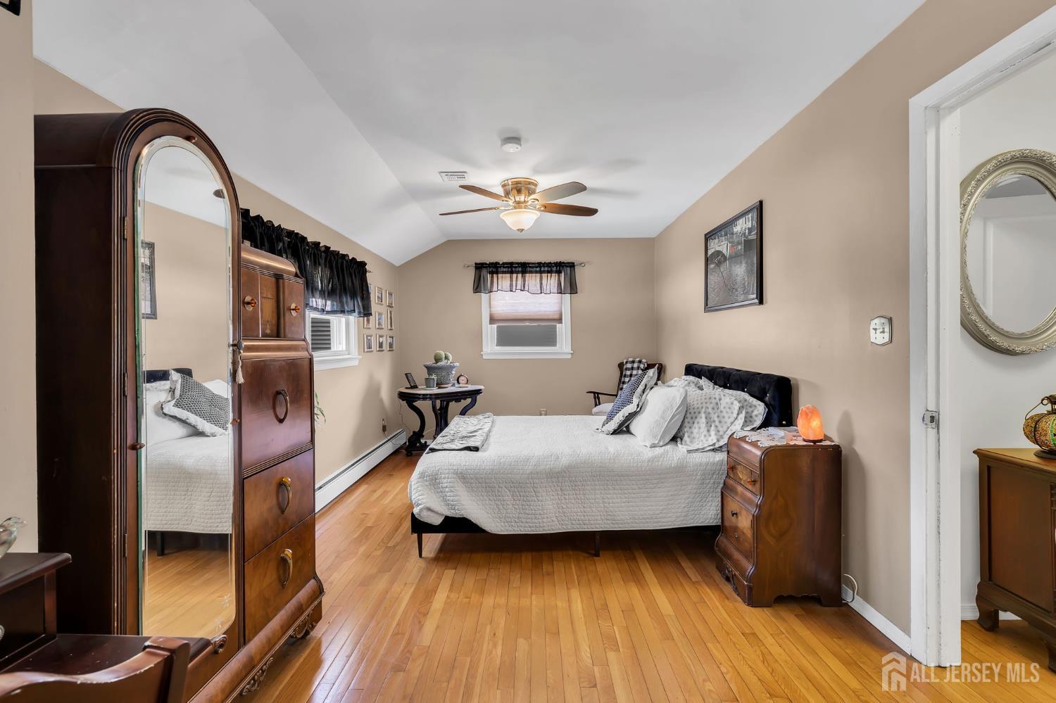 35 Richard Terrace Middletown NJ 07748