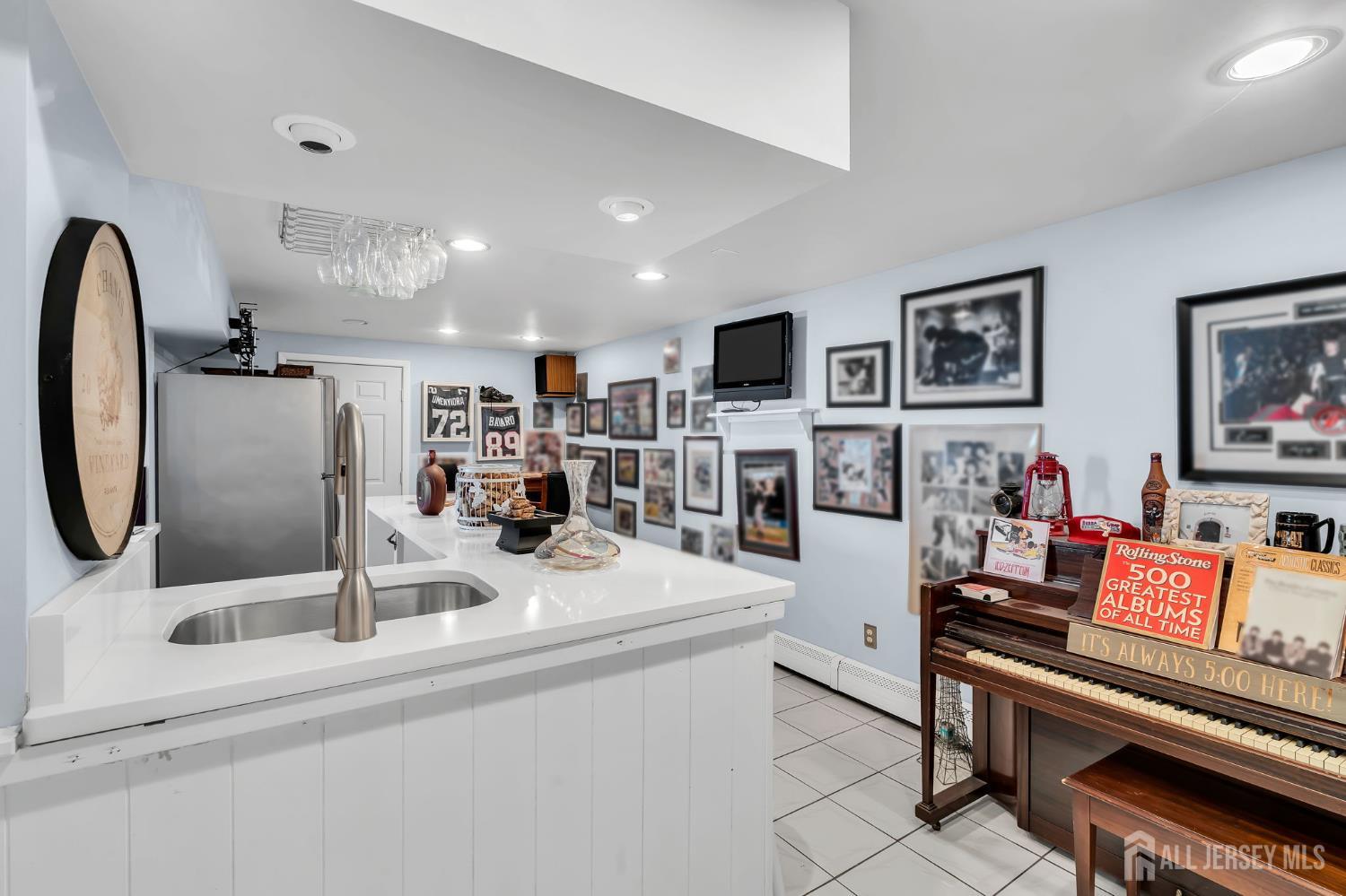 35 Richard Terrace Middletown NJ 07748