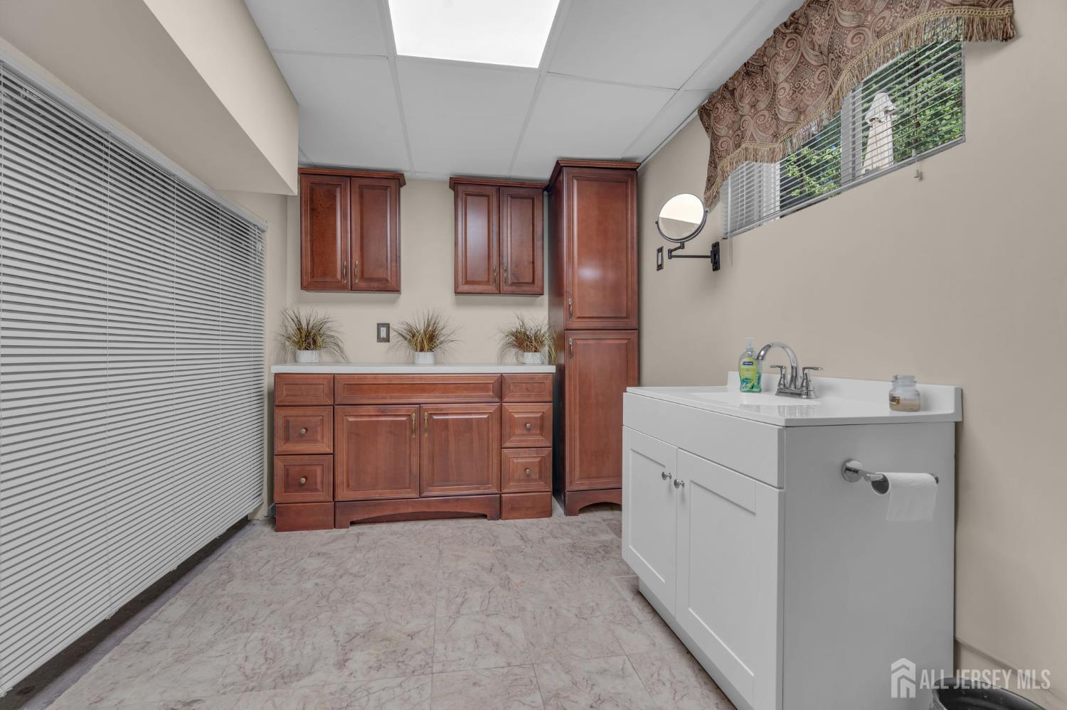 35 Richard Terrace Middletown NJ 07748