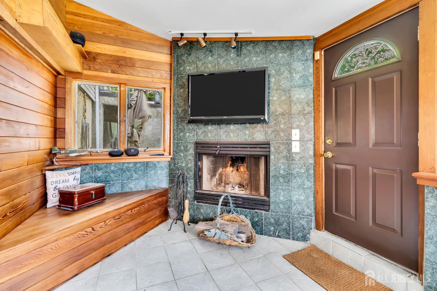 35 Richard Terrace Middletown NJ 07748