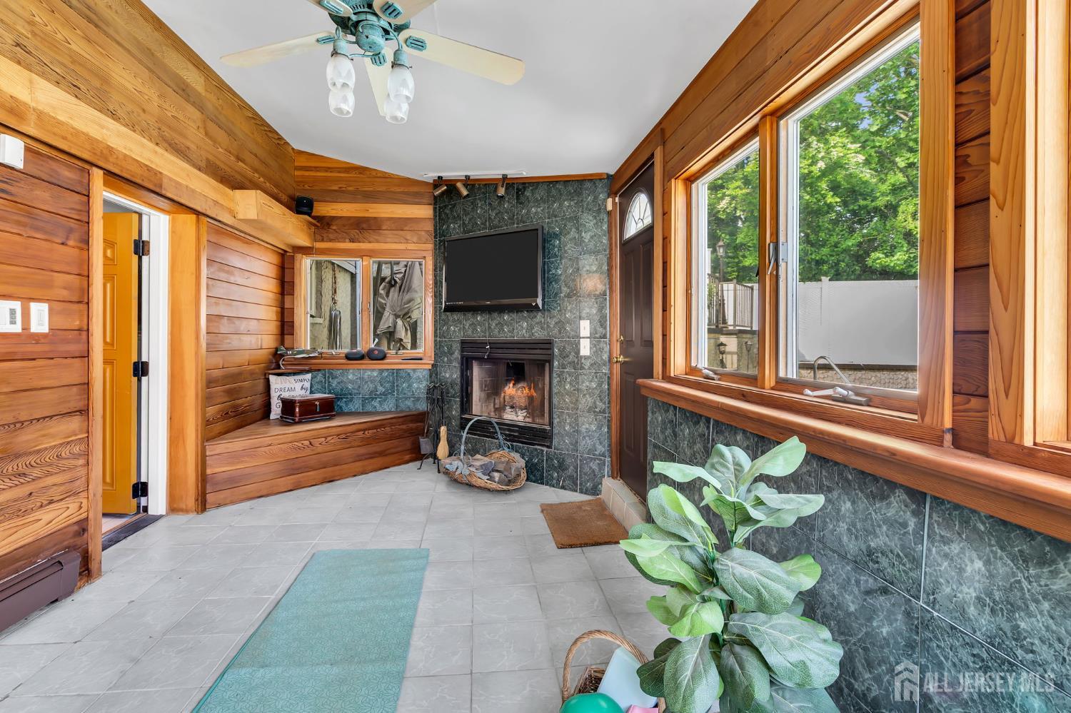 35 Richard Terrace Middletown NJ 07748