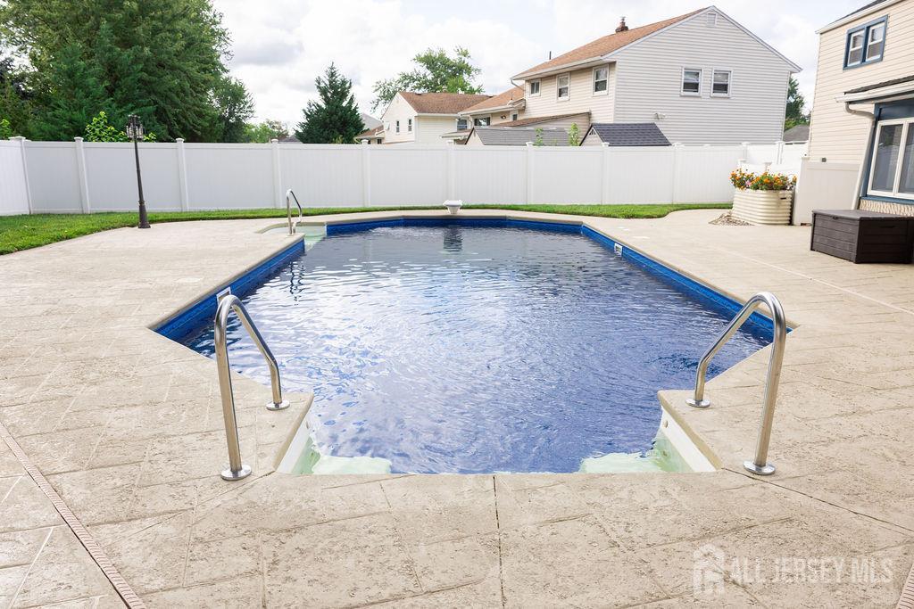 35 Richard Terrace Middletown NJ 07748