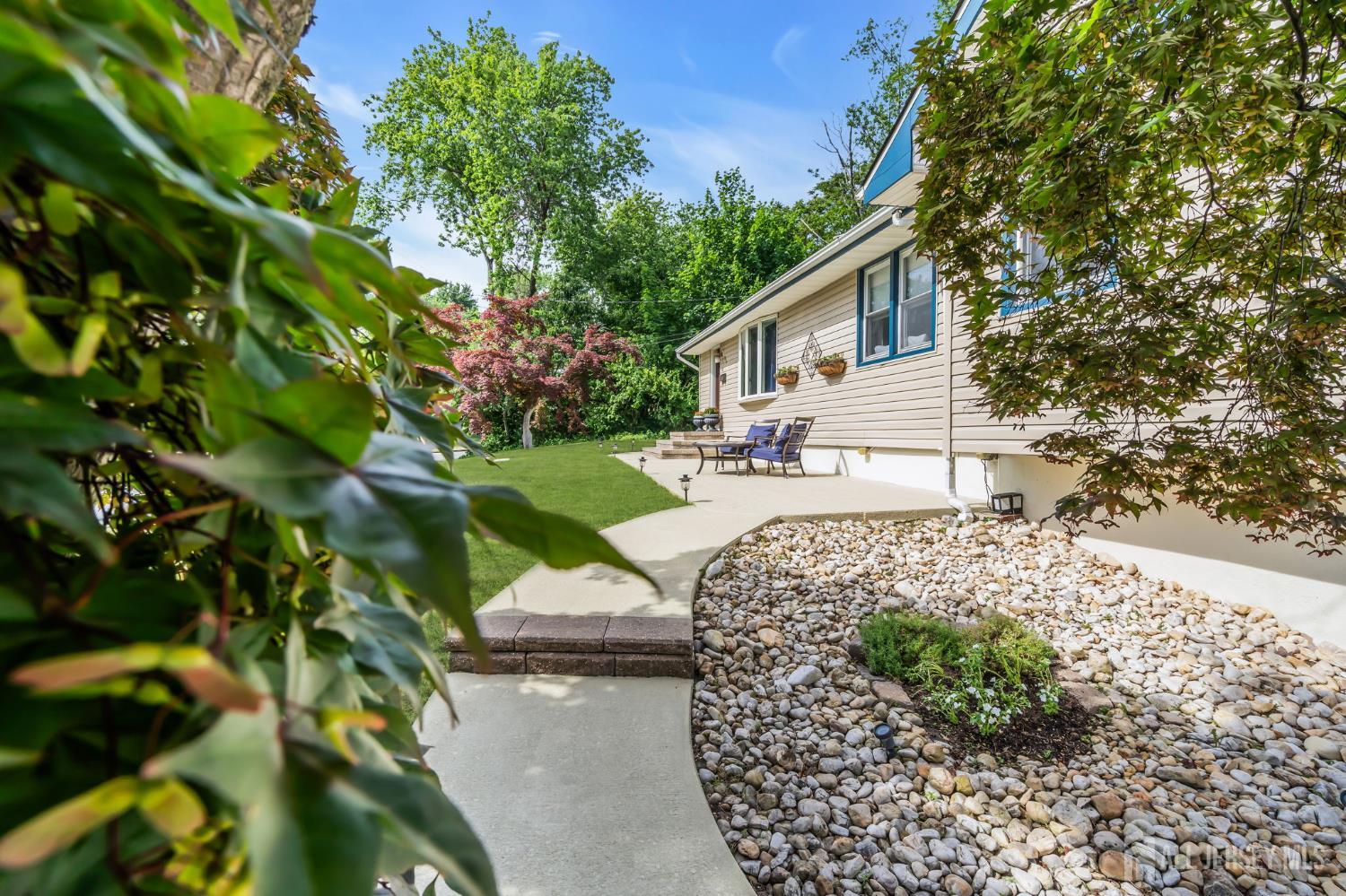 35 Richard Terrace Middletown NJ 07748