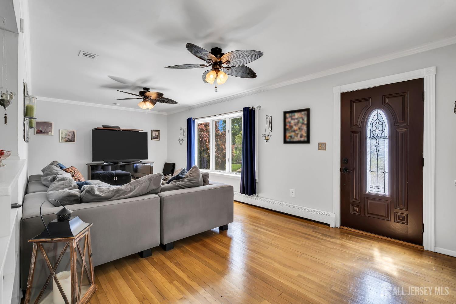 35 Richard Terrace Middletown NJ 07748