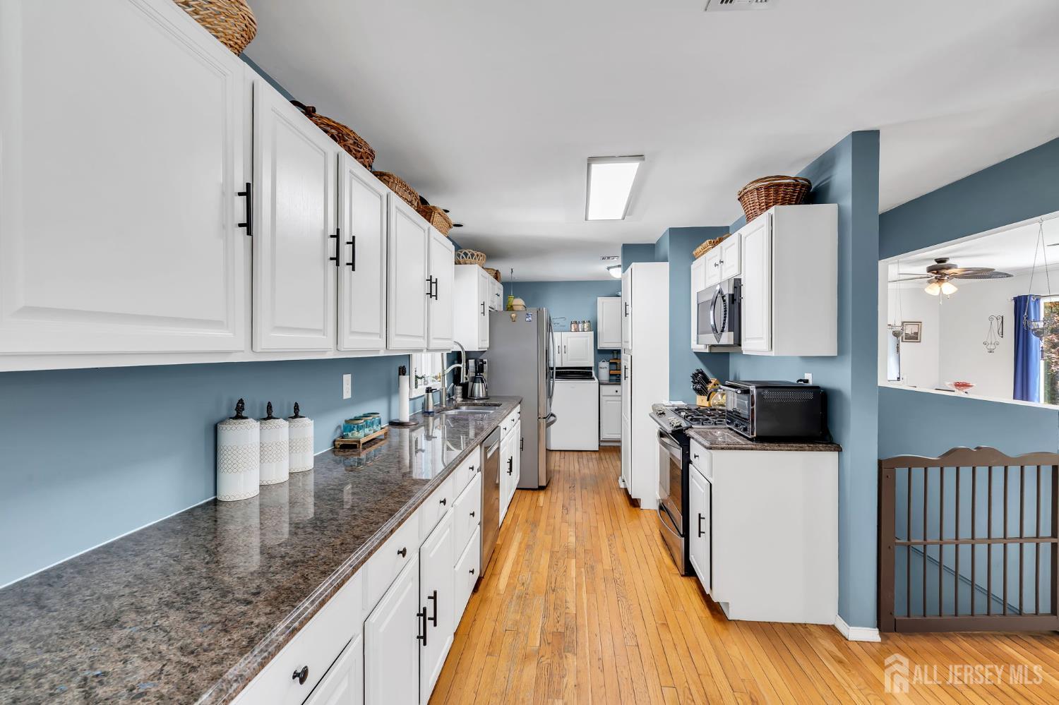 35 Richard Terrace Middletown NJ 07748