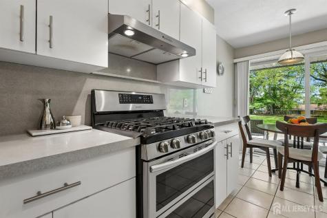 17 Tyndall Road South Brunswick NJ 08824