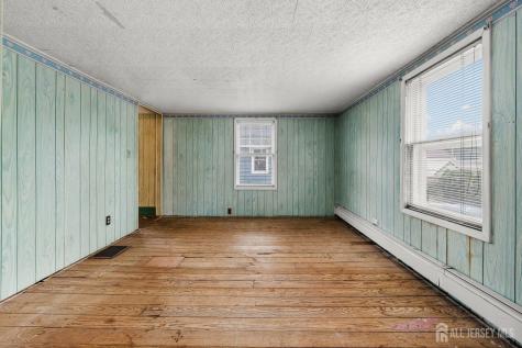 44 John Street Helmetta NJ 08828