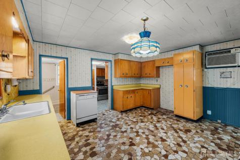 44 John Street Helmetta NJ 08828