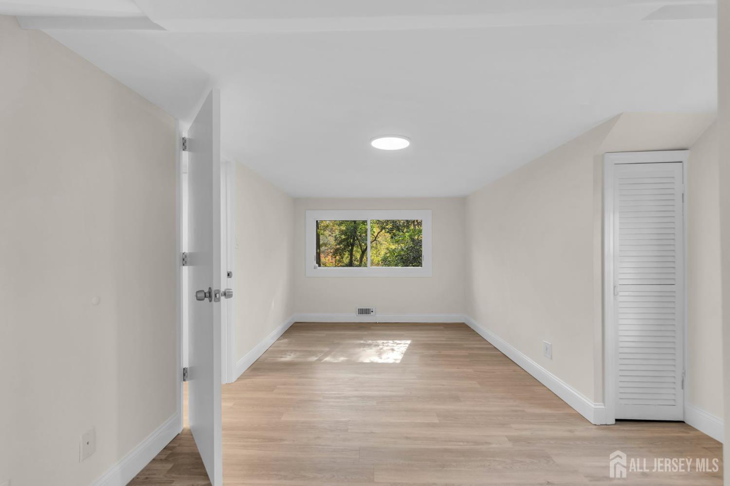 32 Bruning Lane Spotswood NJ 08884