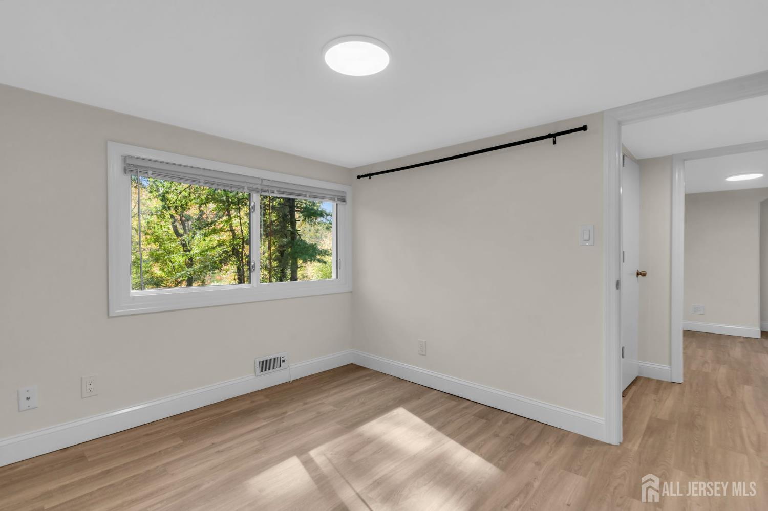 32 Bruning Lane Spotswood NJ 08884
