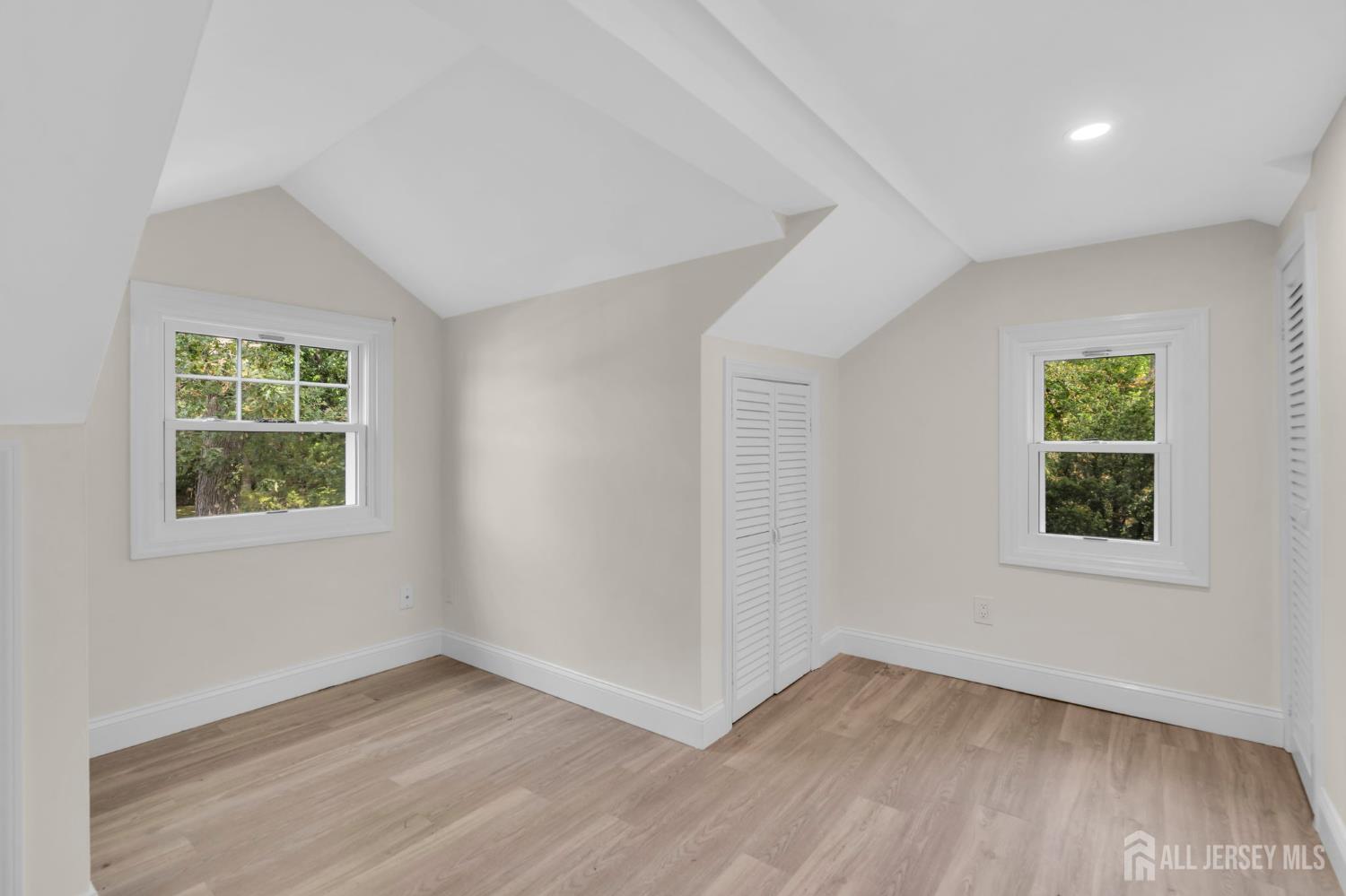 32 Bruning Lane Spotswood NJ 08884