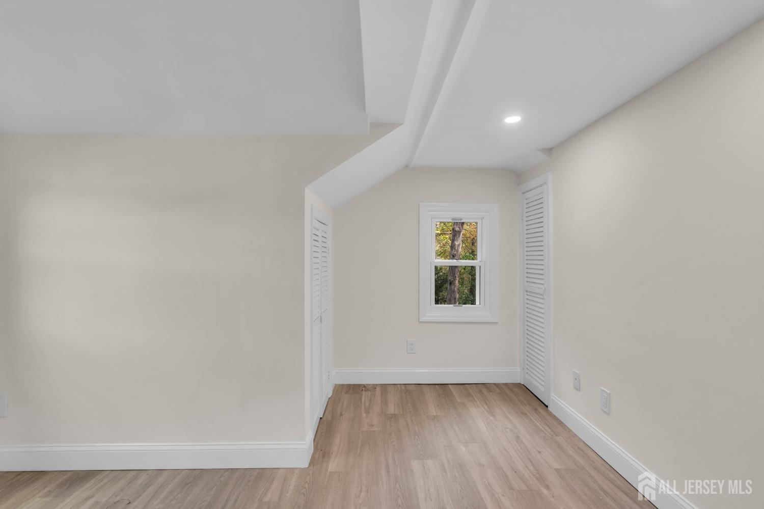 32 Bruning Lane Spotswood NJ 08884