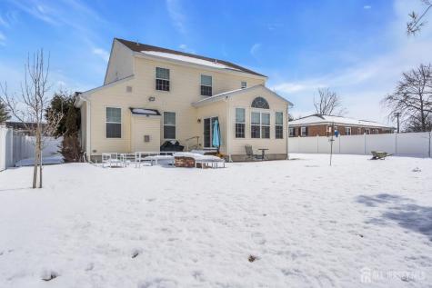 81 N Locust Avenue N Evesham NJ 08053