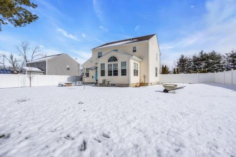 81 N Locust Avenue N Evesham NJ 08053