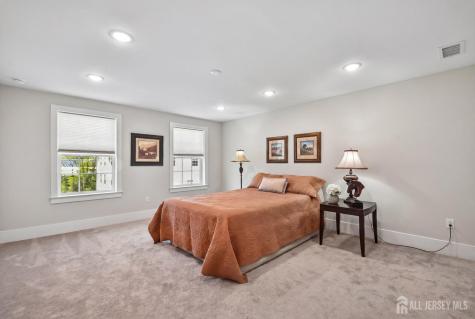723 Station Road Dunellen NJ 08812
