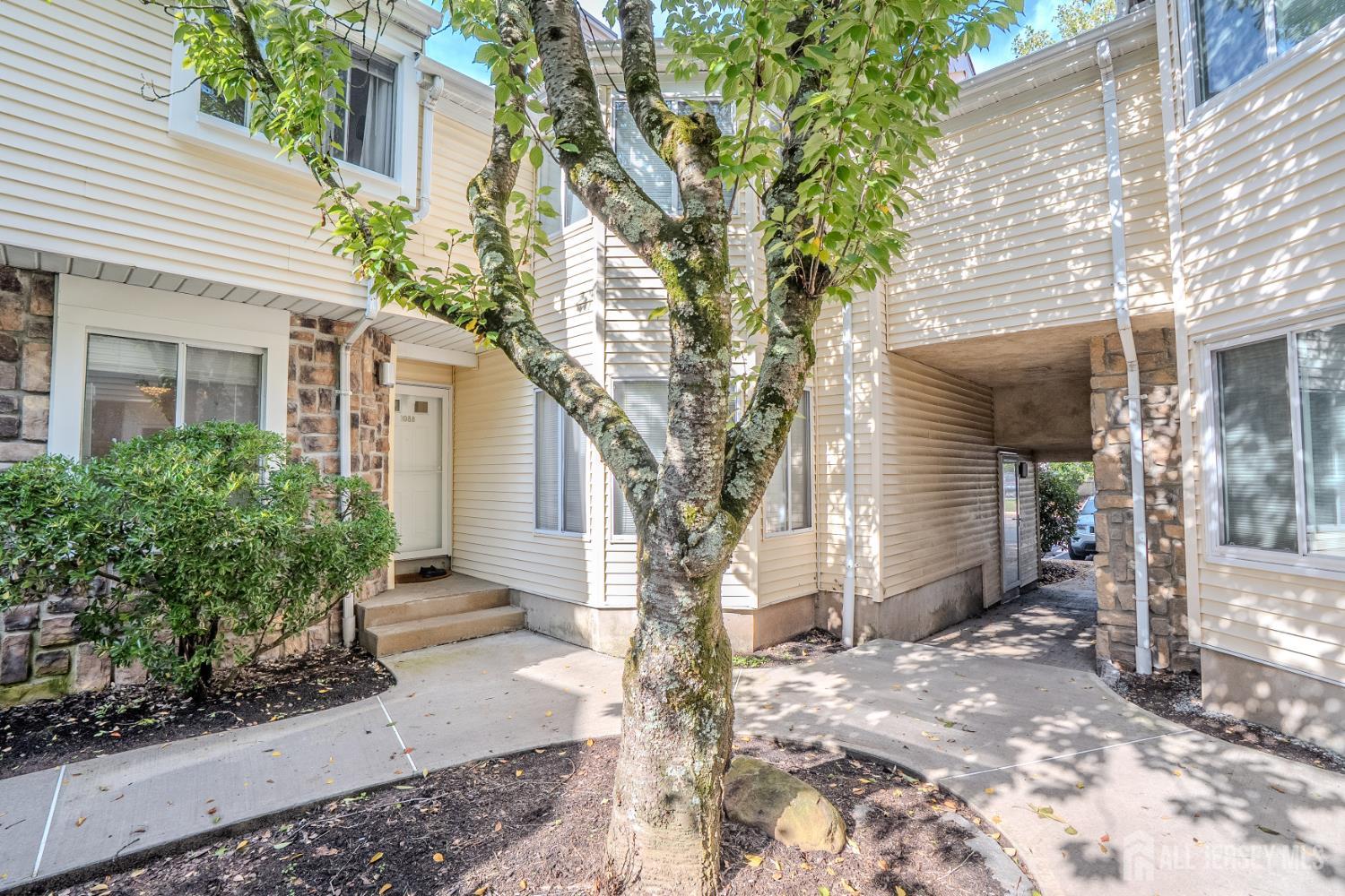 1088 Schmidt Lane North Brunswick NJ 08902