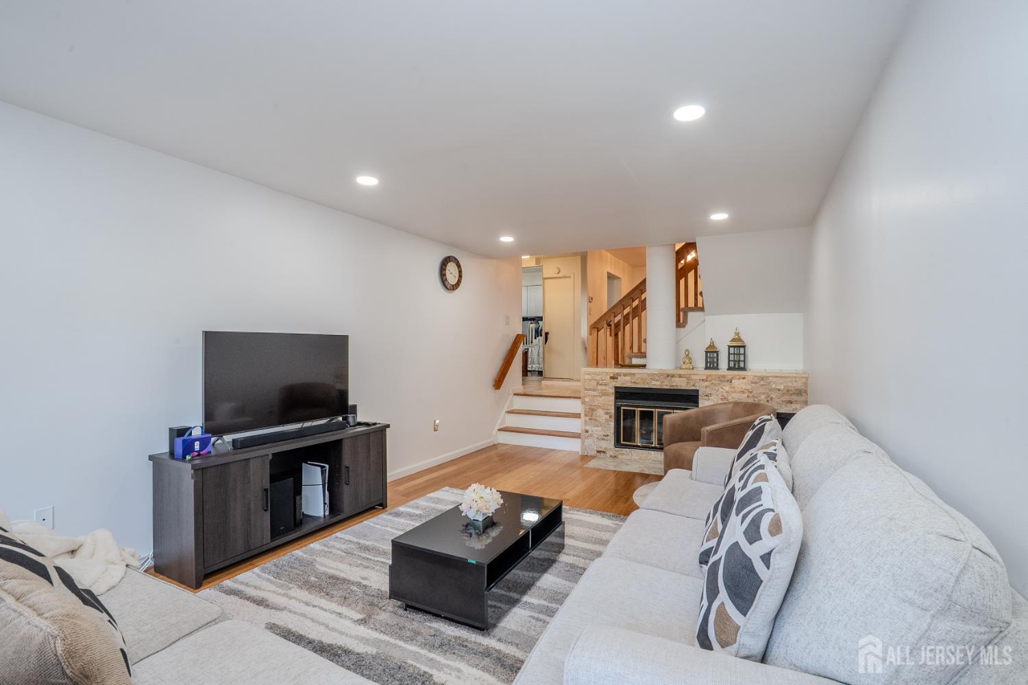 1088 Schmidt Lane North Brunswick NJ 08902