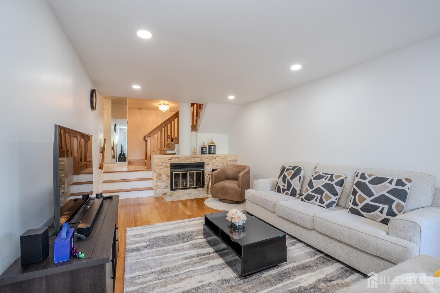 1088 Schmidt Lane North Brunswick NJ 08902