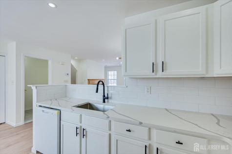 3 Kosmoski Terrace Sayreville NJ 08859