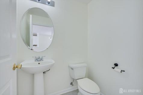 3 Kosmoski Terrace Sayreville NJ 08859