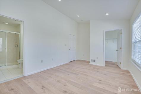 3 Kosmoski Terrace Sayreville NJ 08859