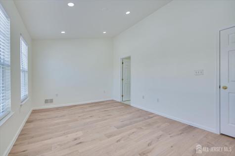 3 Kosmoski Terrace Sayreville NJ 08859
