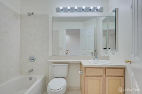 3 Kosmoski Terrace Sayreville NJ 08859