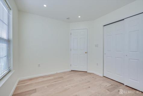 3 Kosmoski Terrace Sayreville NJ 08859