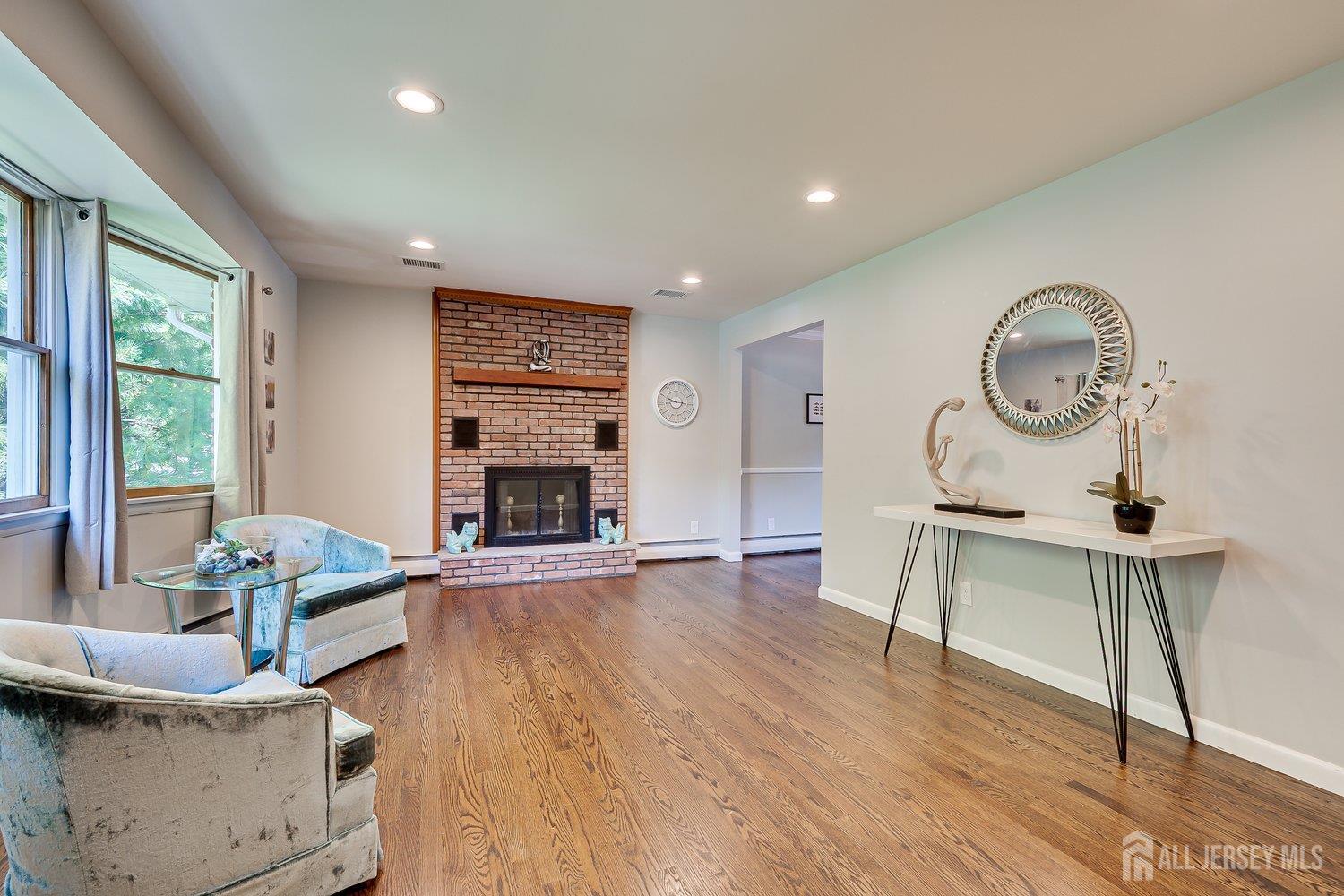 41 W Calvert Avenue Edison NJ 08820