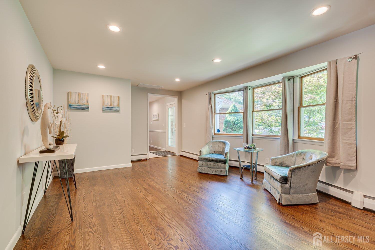 41 W Calvert Avenue Edison NJ 08820