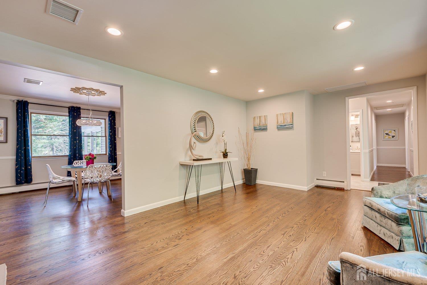 41 W Calvert Avenue Edison NJ 08820