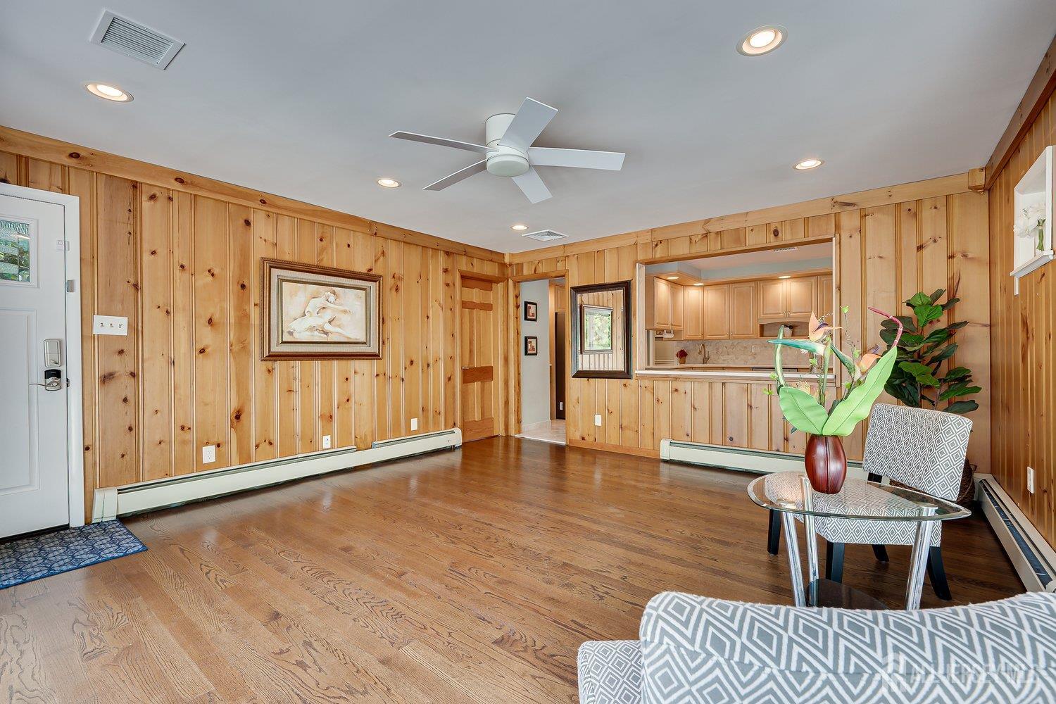 41 W Calvert Avenue Edison NJ 08820
