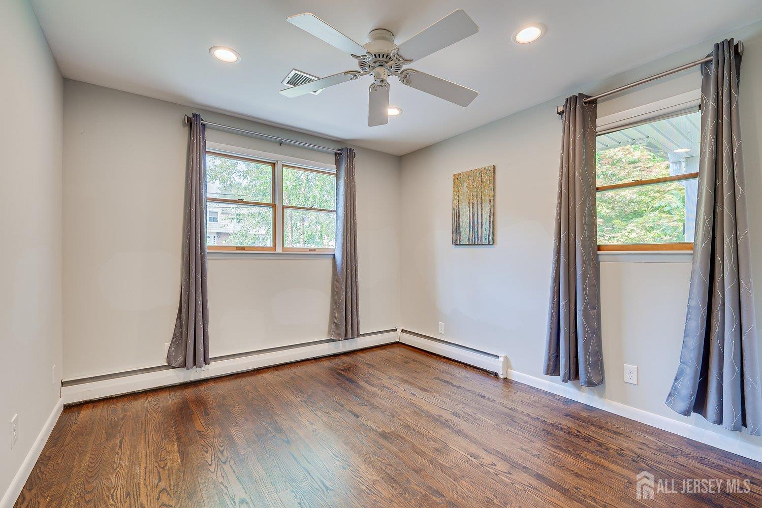 41 W Calvert Avenue Edison NJ 08820