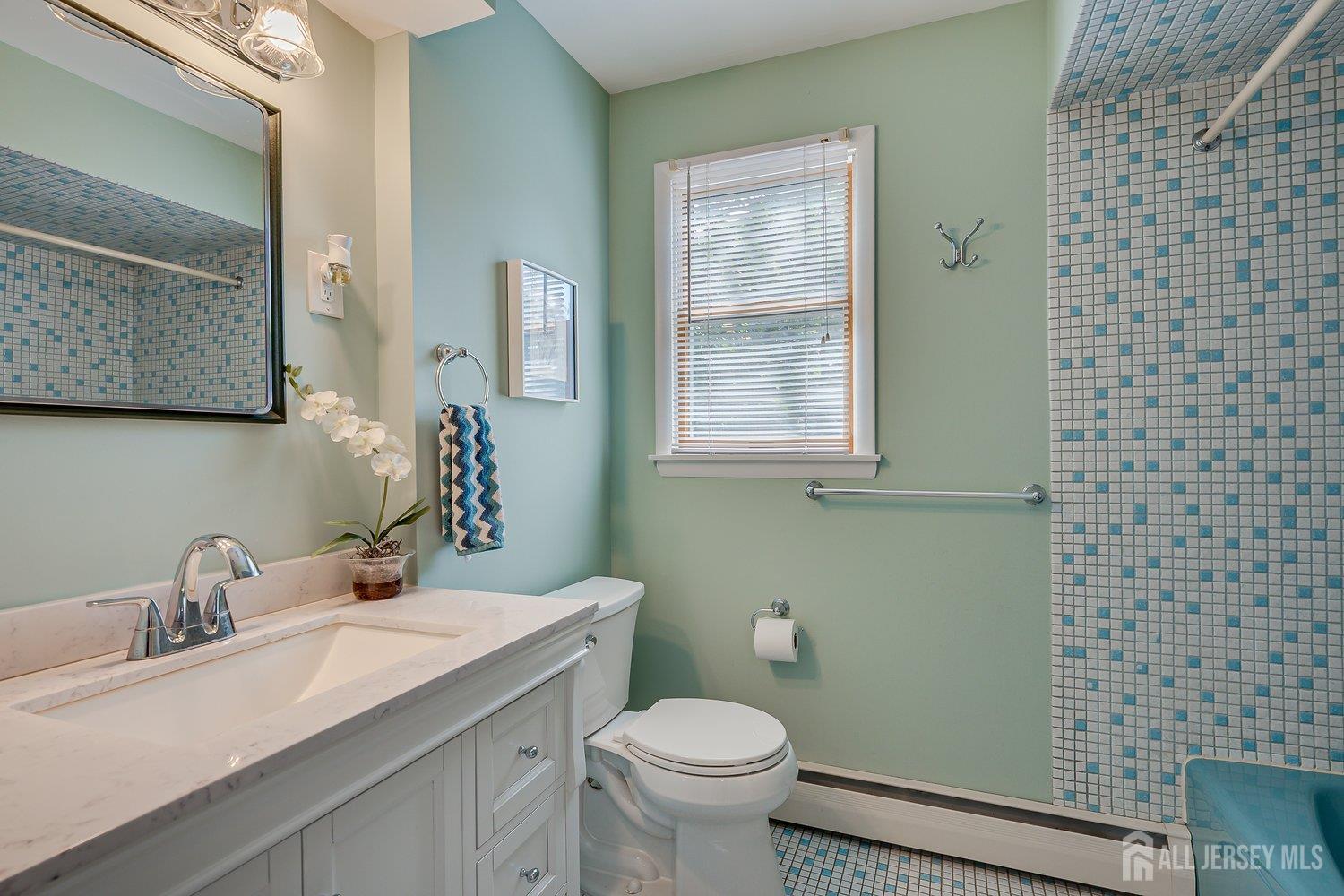 41 W Calvert Avenue Edison NJ 08820