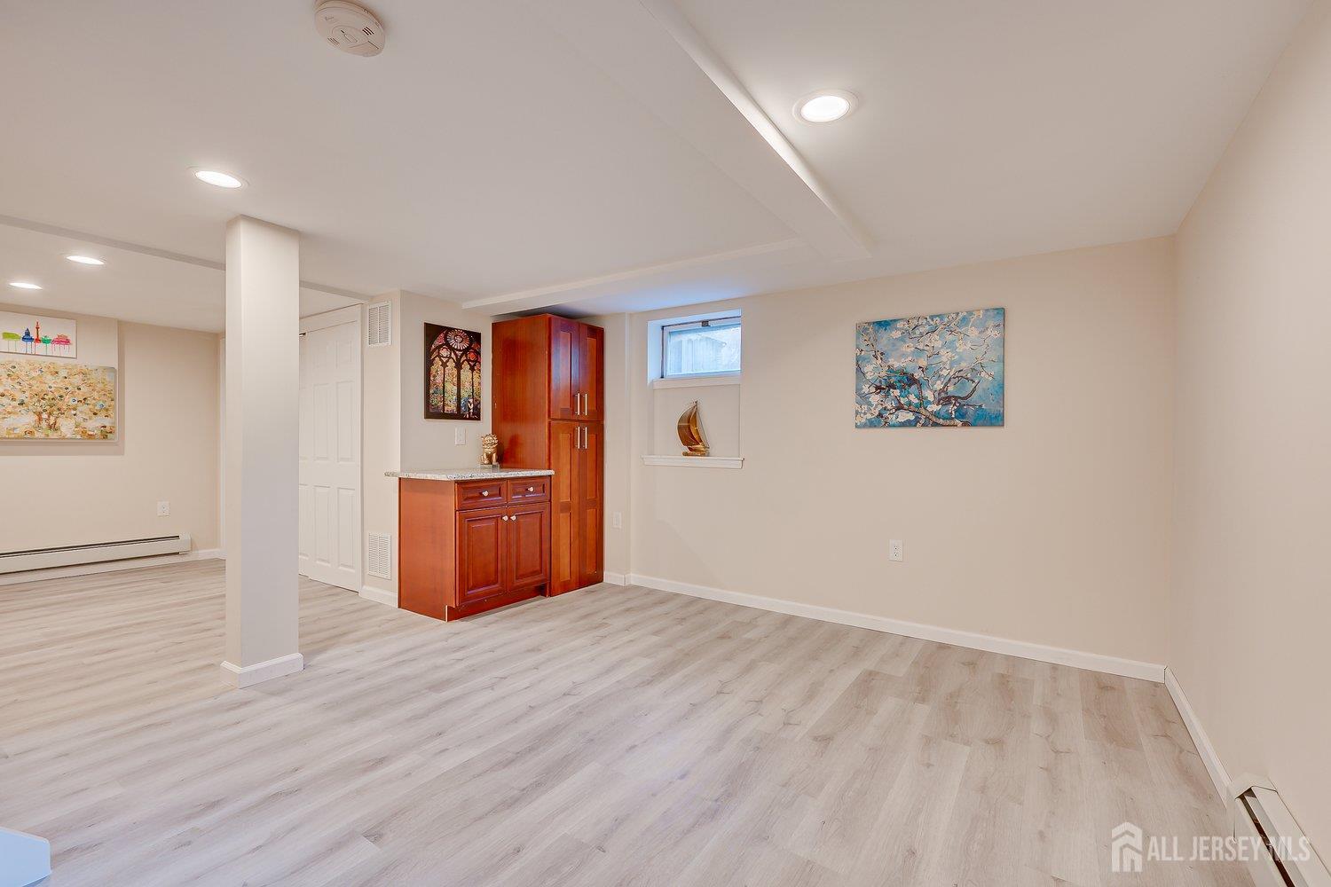 41 W Calvert Avenue Edison NJ 08820