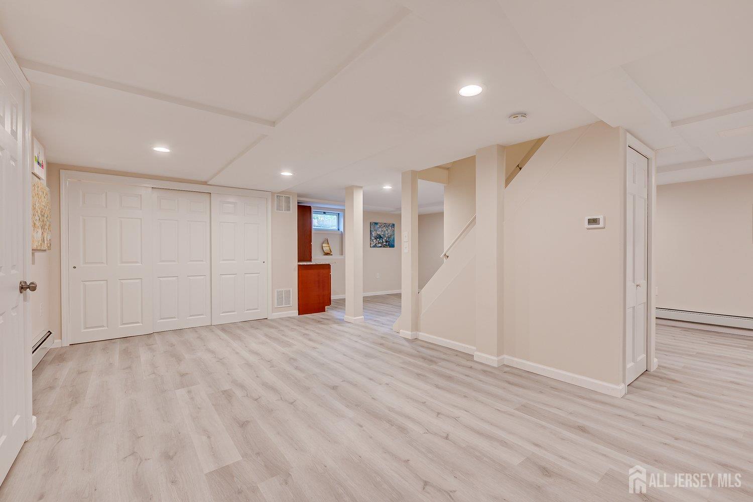 41 W Calvert Avenue Edison NJ 08820