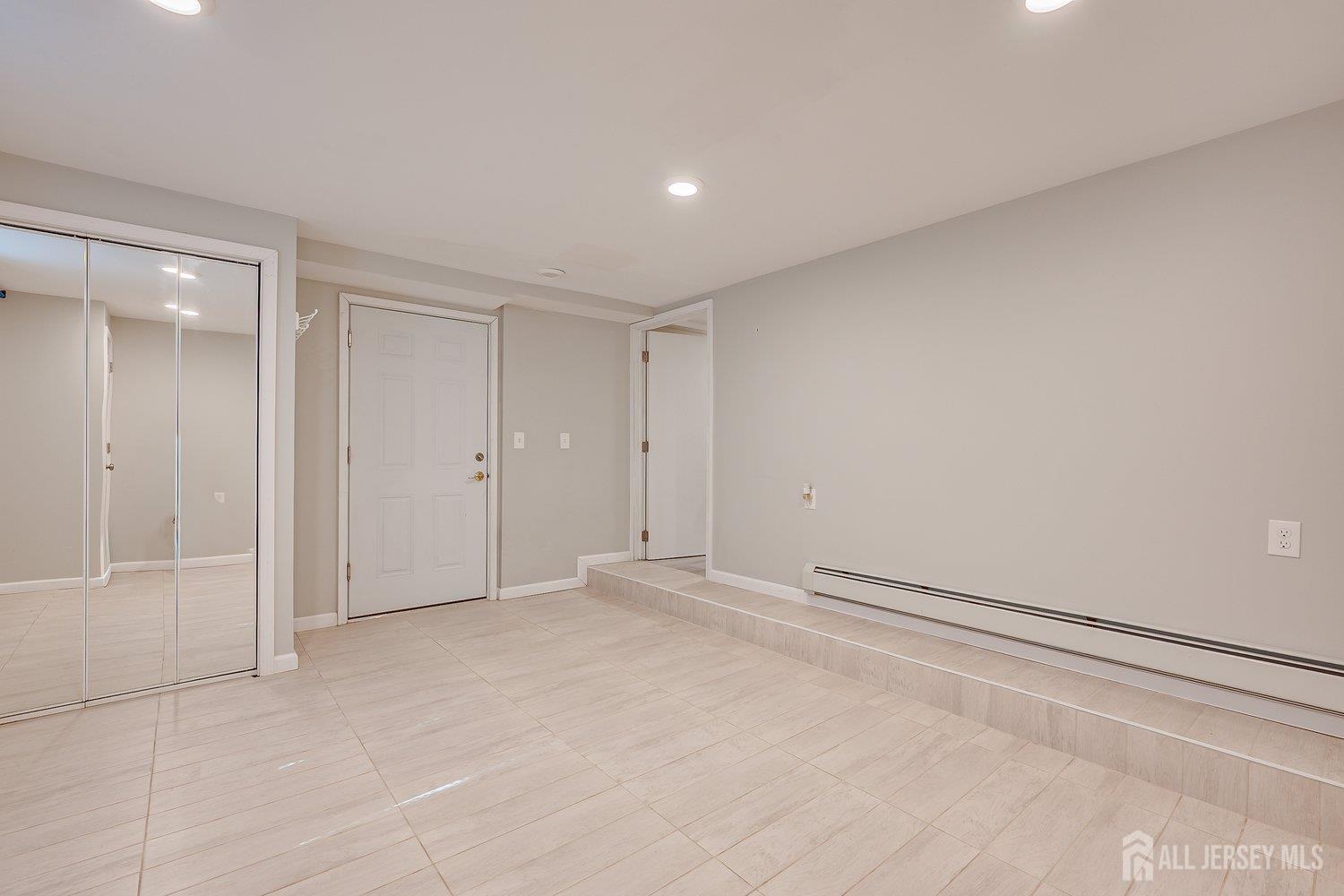 41 W Calvert Avenue Edison NJ 08820