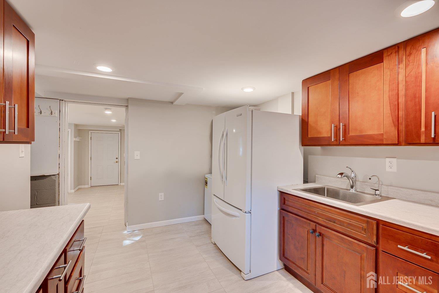 41 W Calvert Avenue Edison NJ 08820