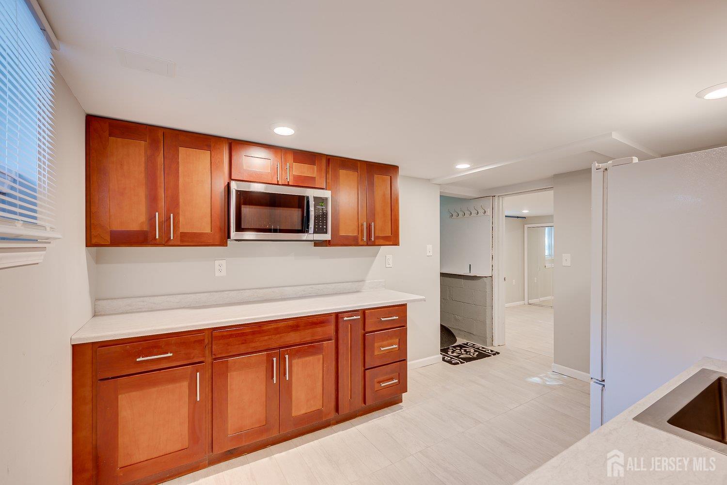 41 W Calvert Avenue Edison NJ 08820