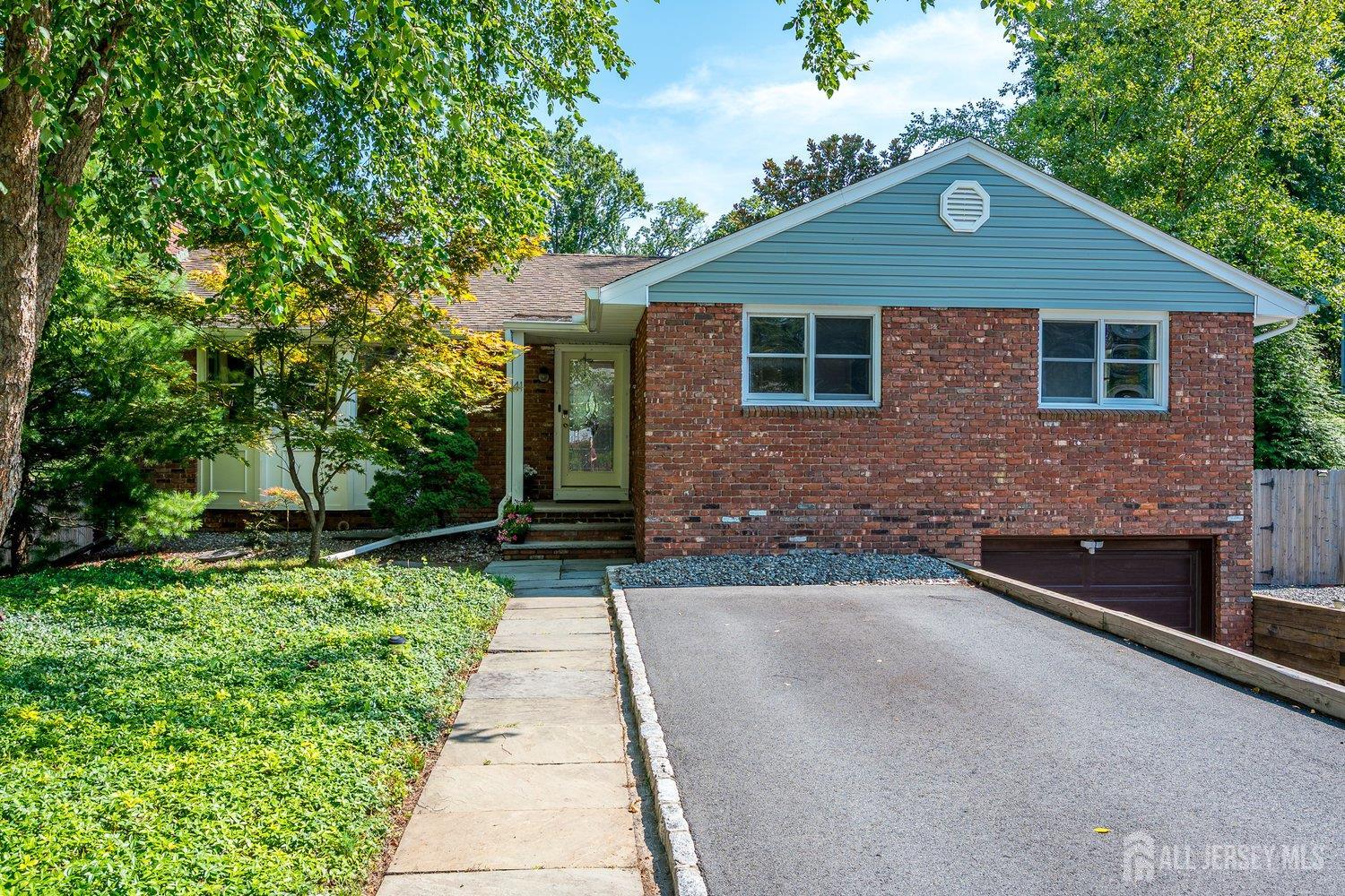 41 W Calvert Avenue Edison NJ 08820