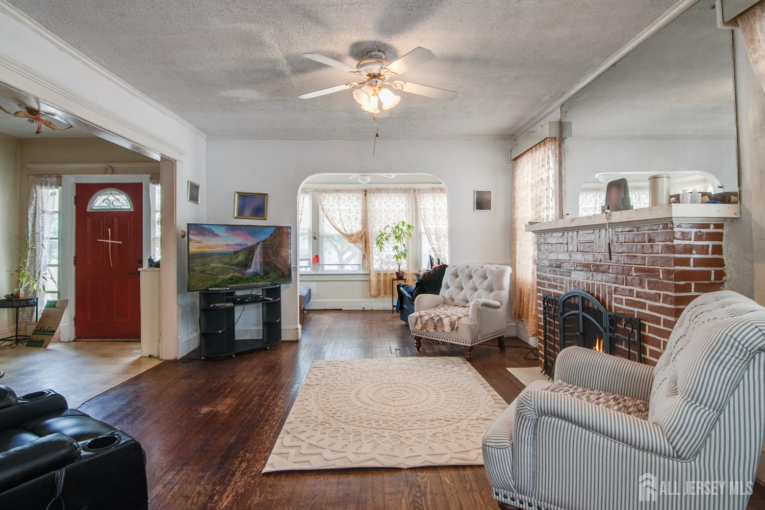 204-204 Howard Street New Brunswick NJ 08091